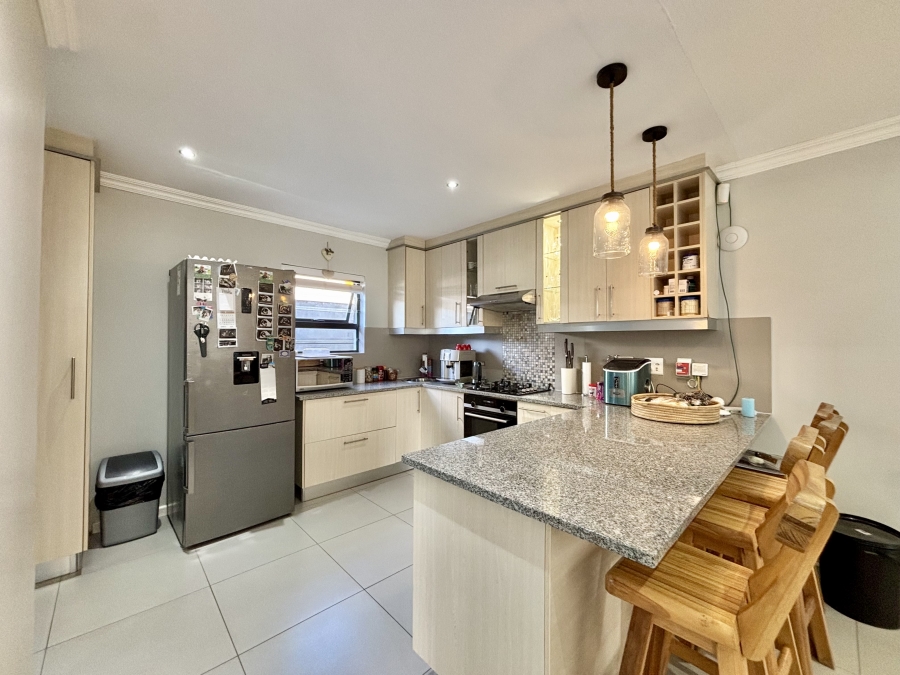 4 Bedroom Property for Sale in Parklands North Western Cape